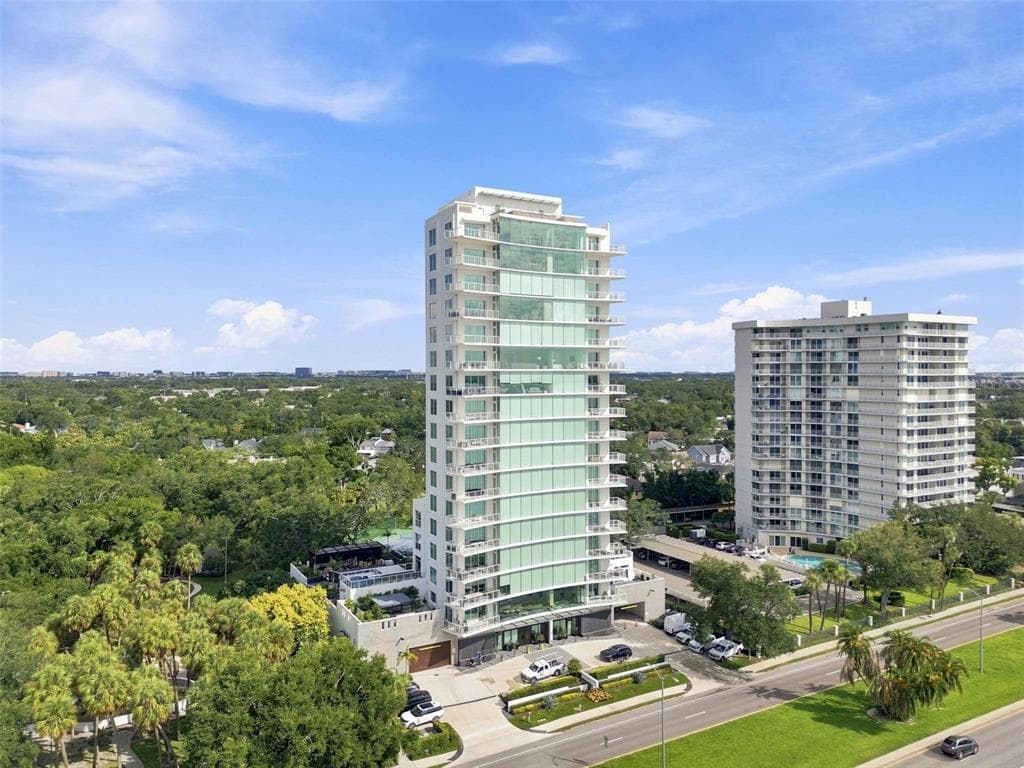 2619 BAYSHORE BOULEVARD UNIT 1200 TAMPA, FL 33629