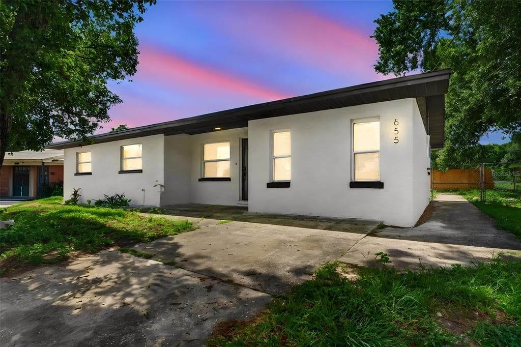 655 TRAVIS COURT