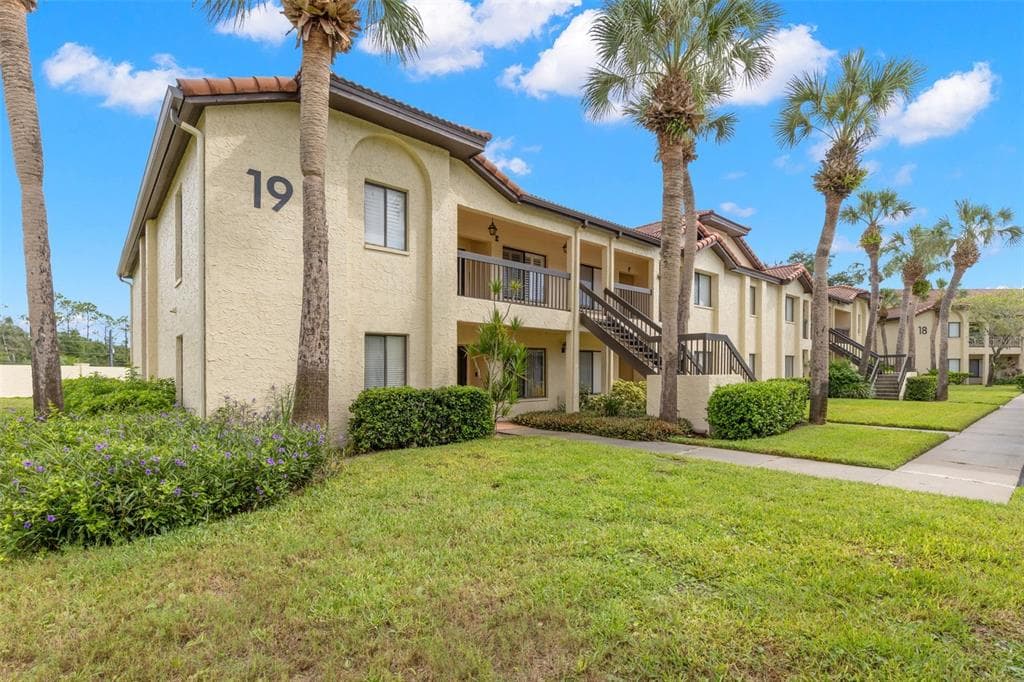 1801 E LAKE ROAD UNIT 19D PALM HARBOR, FL 34685