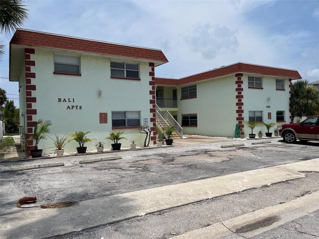 105 11TH AVENUE UNIT 6 ST PETE BEACH, FL 33706