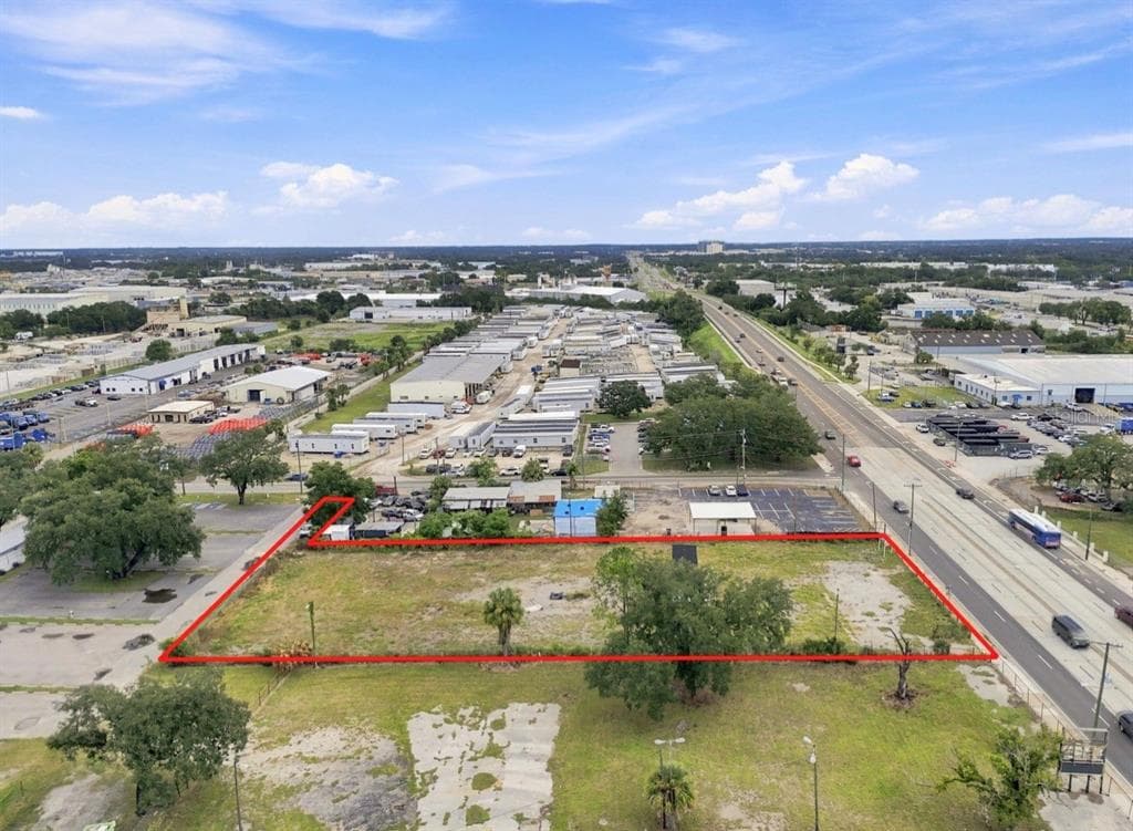 4946 E HILLSBOROUGH AVENUE TAMPA, FL 33610