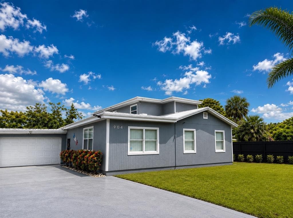 904 SUMMER STREET LAKE WORTH, FL 33461