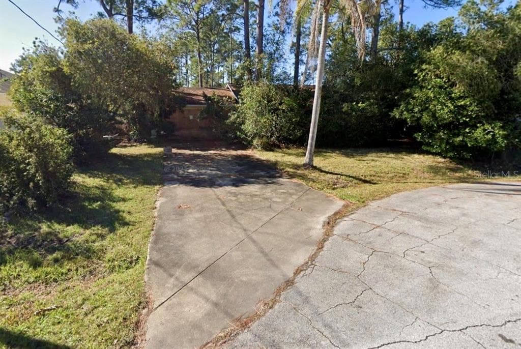 5 LAREDO PLACE
