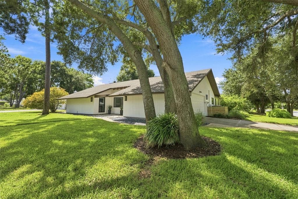 1683 OAK PLACE CLEARWATER, FL 33755
