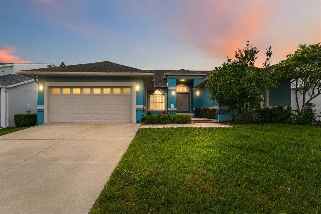 6511 DOLPHIN COVE DRIVE APOLLO BEACH, FL 33572