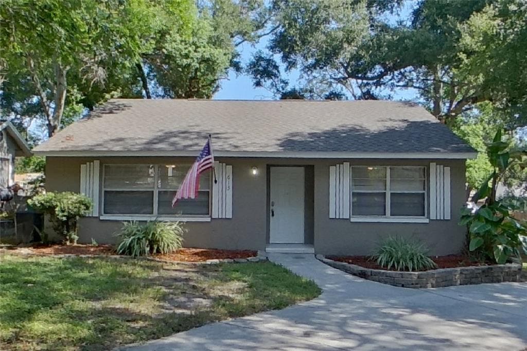 613 BOSTON STREET TARPON SPRINGS, FL 34689