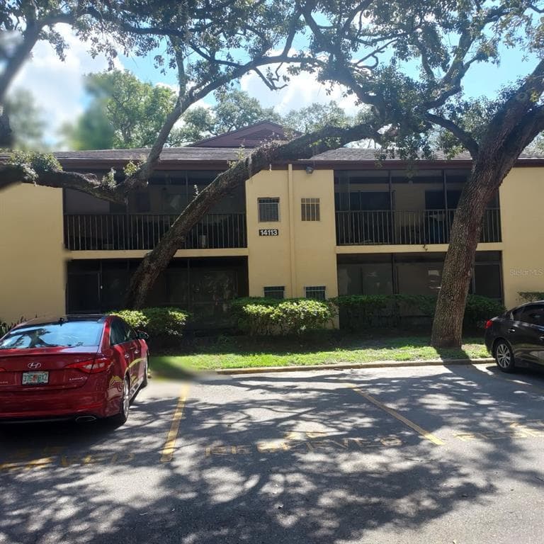 14113 MOSSY GLEN LANE UNIT 103 TAMPA, FL 33613