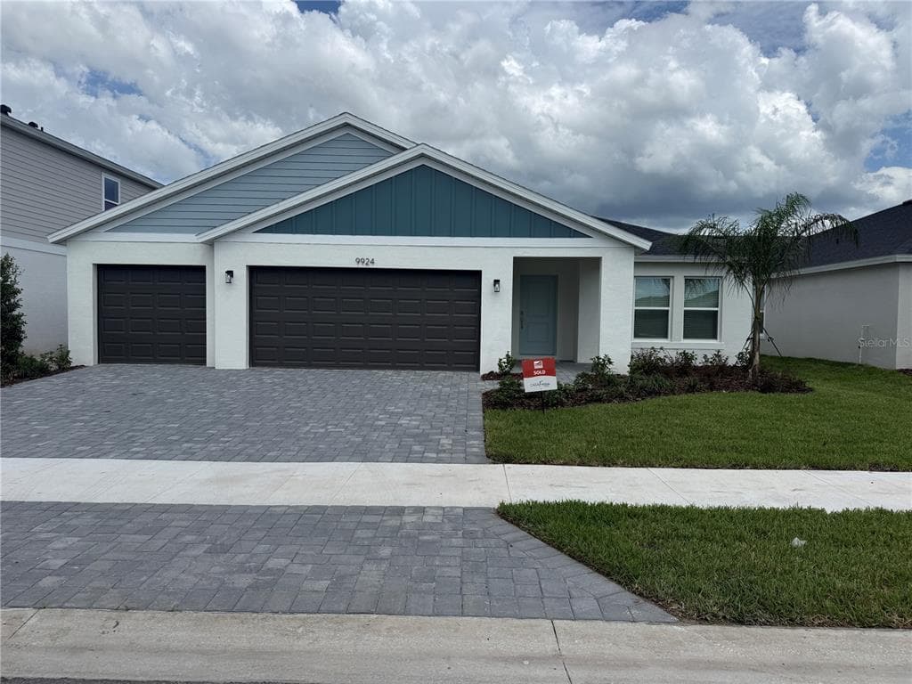 9924 ANNUNCIATION DRIVE WESLEY CHAPEL, FL 33545