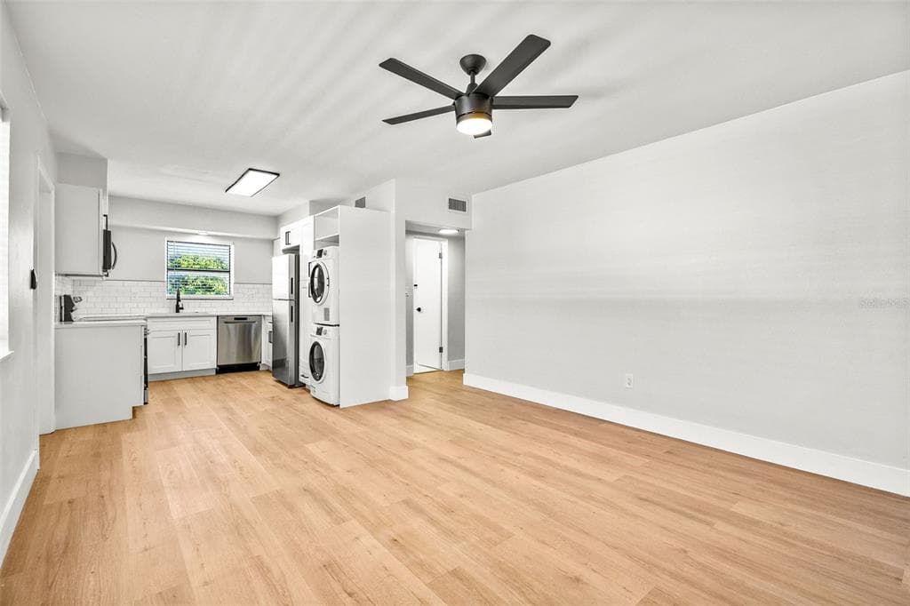 300 S NIMBUS AVENUE UNIT 3 CLEARWATER, FL 33765