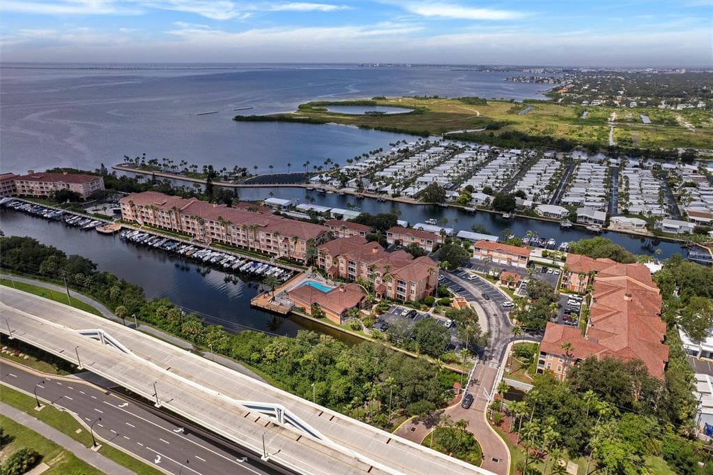 5000 CULBREATH KEY WAY UNIT 4-306 TAMPA, FL 33611