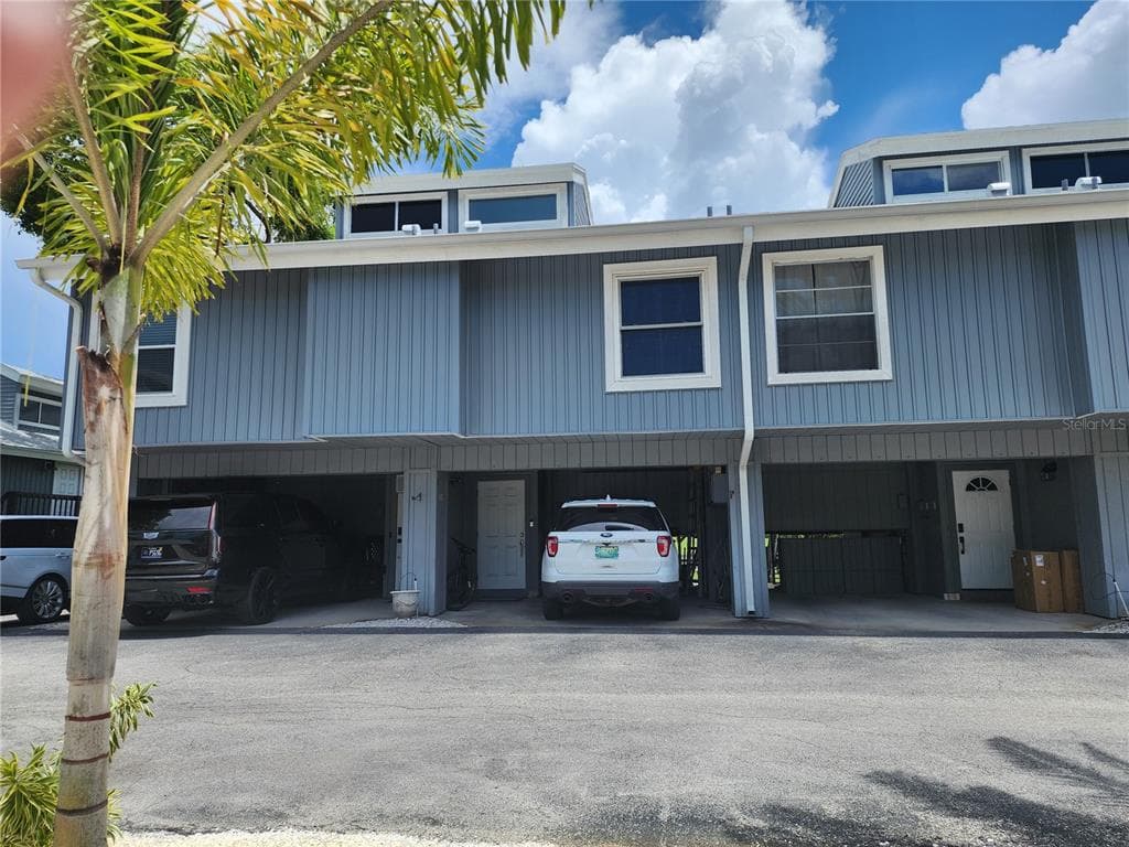 200 MERES BOULEVARD UNIT 19 TARPON SPRINGS, FL 34689