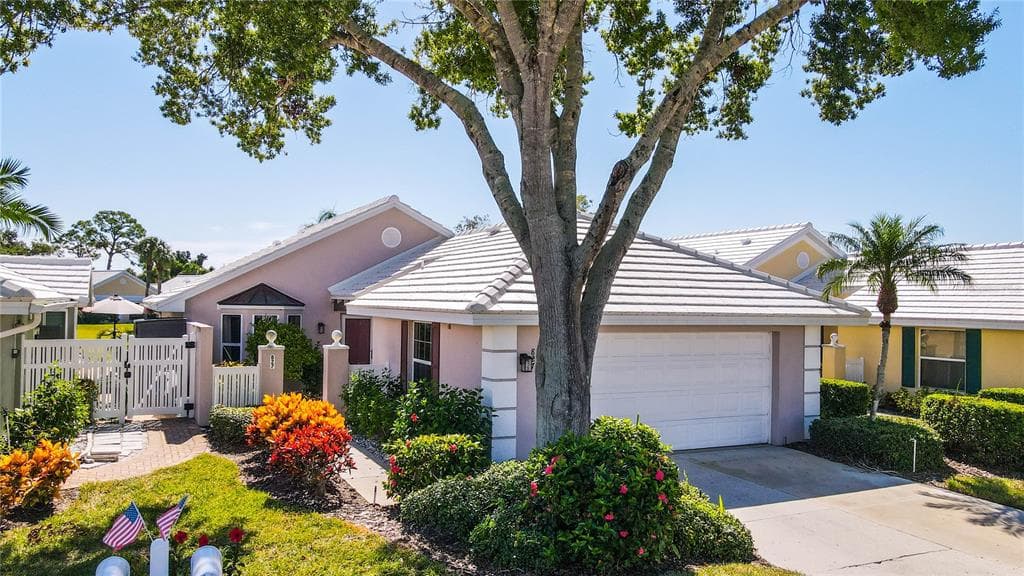 827 HARRINGTON LAKE LANE UNIT 35 VENICE, FL 34293