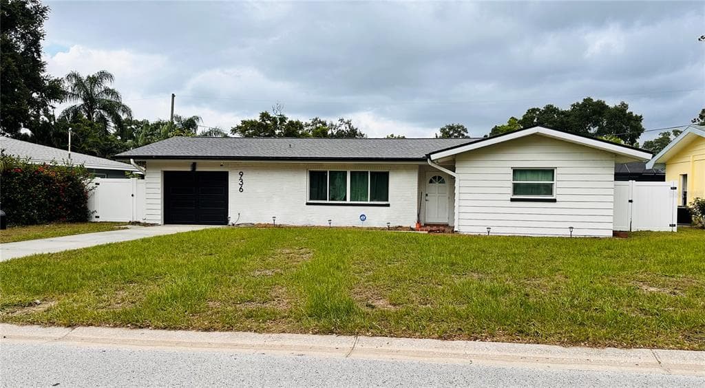 936 LYNDHURST STREET DUNEDIN, FL 34698