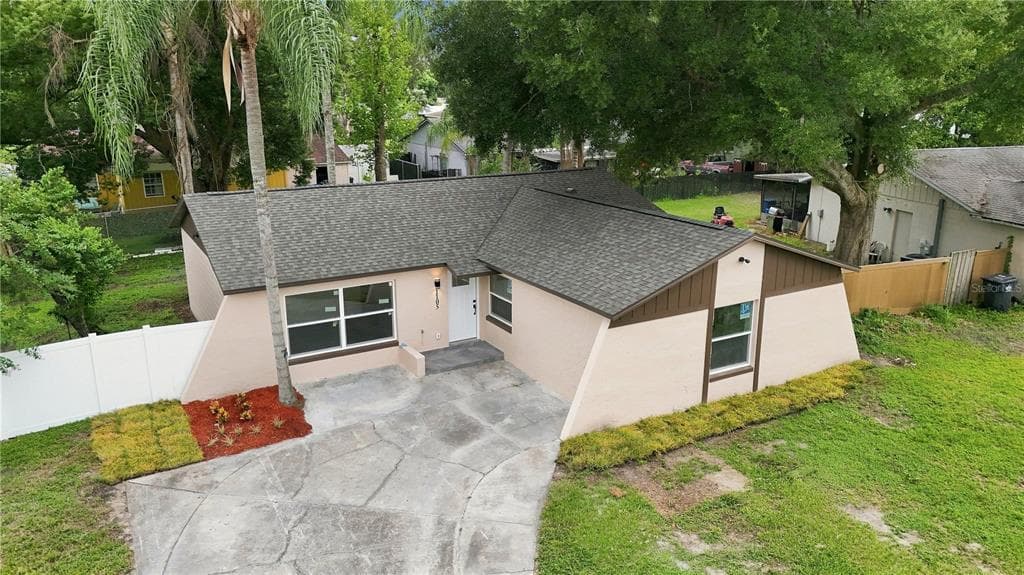 1105 PARK STREET SEFFNER, FL 33584