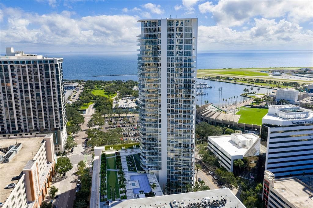 175 1ST STREET S UNIT 2701 ST PETERSBURG, FL 33701