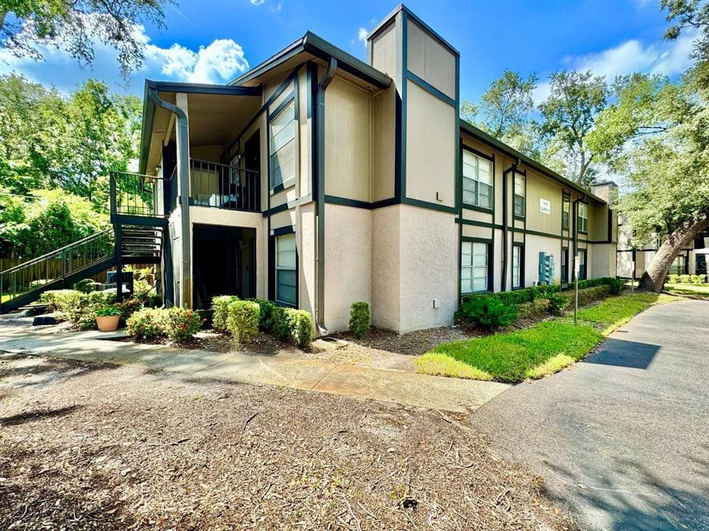 3948 TUMBLE WOOD TRAIL UNIT 103 TAMPA, FL 33613