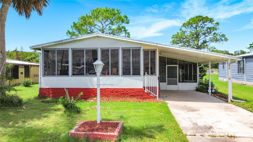 2614 MCDANIEL DRIVE KISSIMMEE, FL 34758