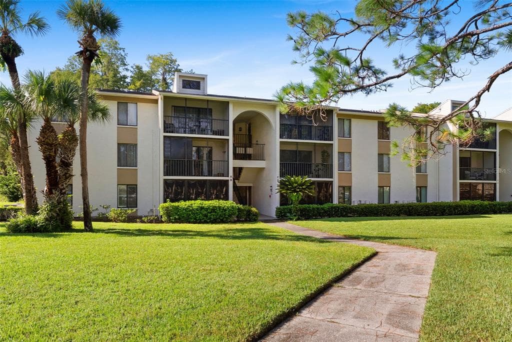 1423 PINE GLEN LANE UNIT C1 TARPON SPRINGS, FL 34688