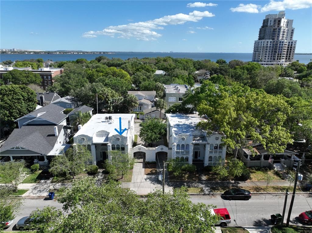 2114 W DEKLE AVENUE UNIT 4 TAMPA, FL 33606