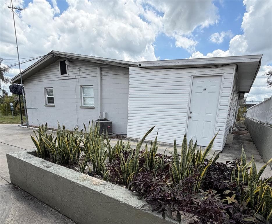 515 BON AIR STREET UNIT 1A LAKELAND, FL 33805