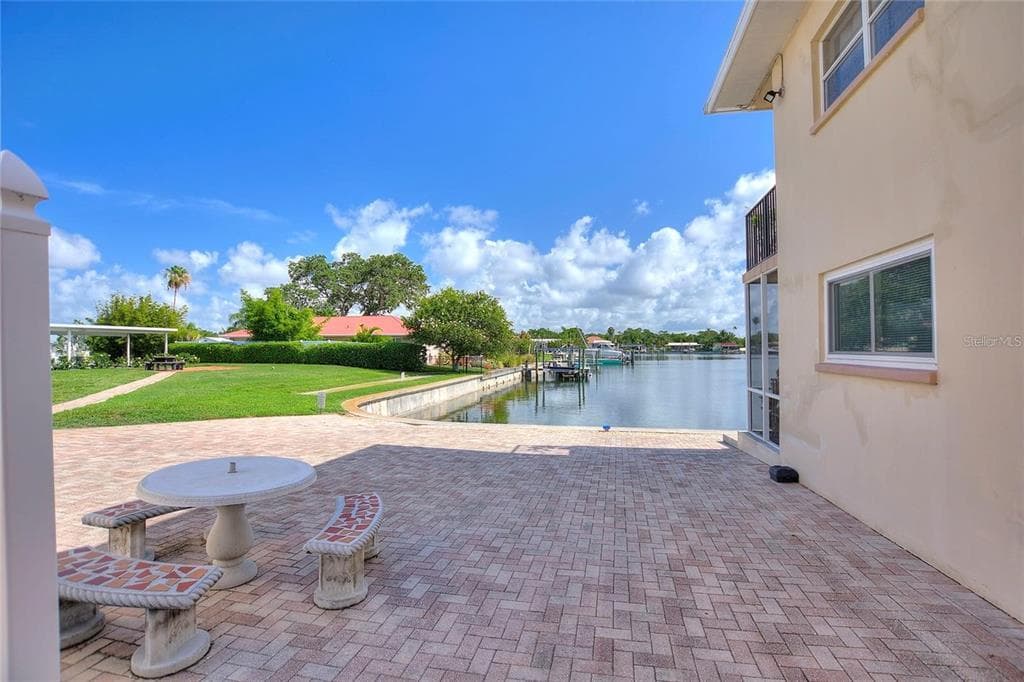 3753 46TH AVENUE S UNIT 10 ST PETERSBURG, FL 33711