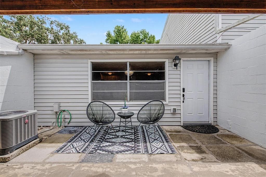 11923 DIETZ DRIVE UNIT 8 TAMPA, FL 33626