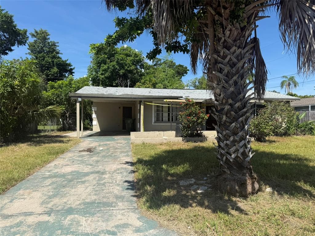 816 17TH COURT E BRADENTON, FL 34208