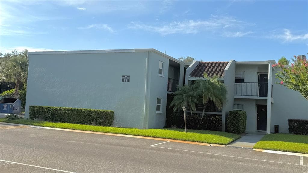 2830 SOMERSET PARK DRIVE UNIT 202