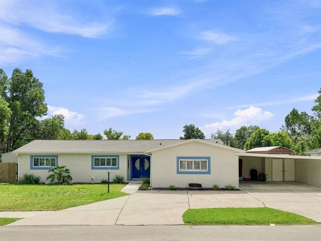 1303 SE KINGS BAY DRIVE
