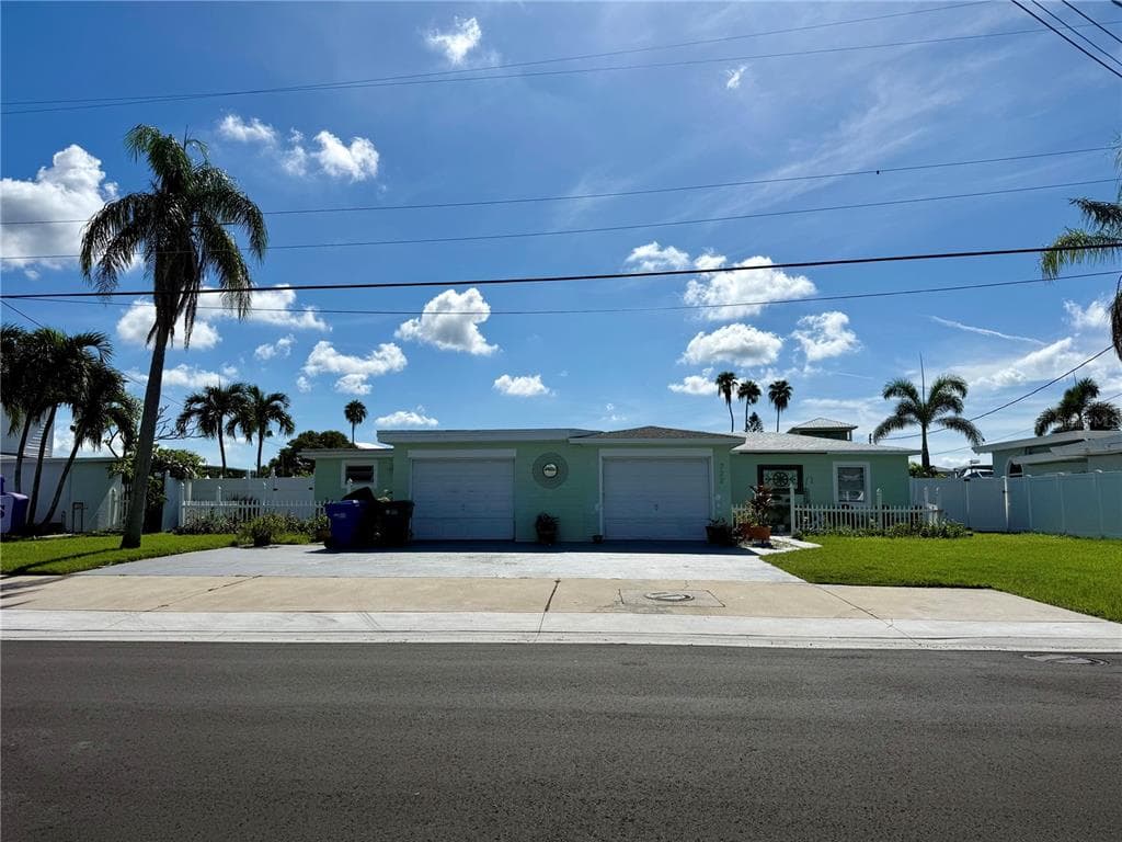 722 PRUITT DRIVE MADEIRA BEACH, FL 33708