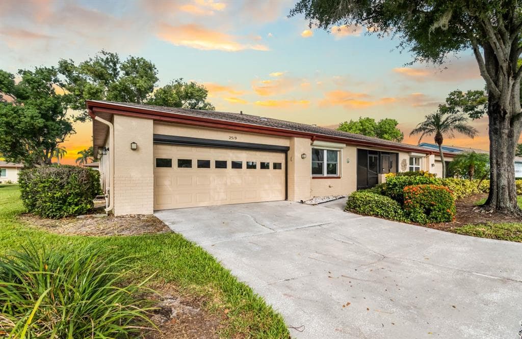 2519 LONIGAN PLACE SUN CITY CENTER, FL 33573