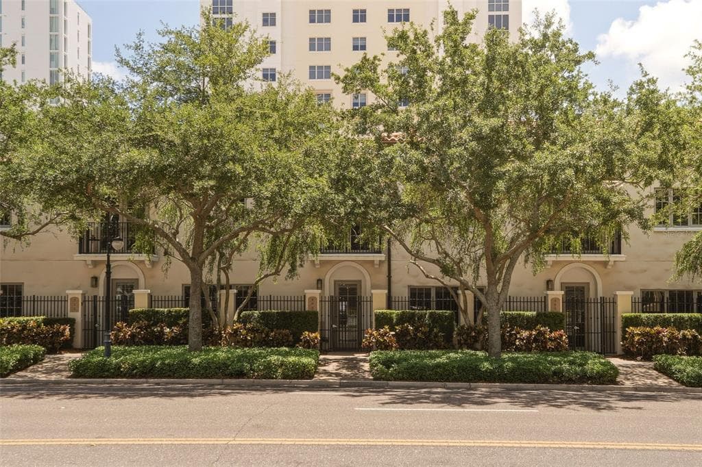 300 BEACH DRIVE NE UNIT 309 ST PETERSBURG, FL 33701