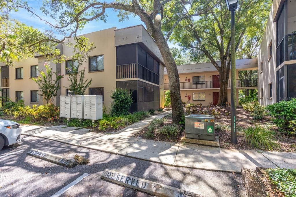 11714 RAINTREE VILLAGE BOULEVARD UNIT A TEMPLE TERRACE, FL 33617