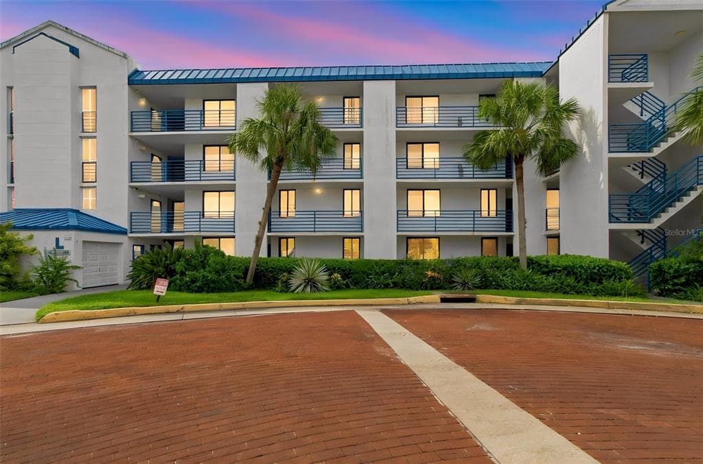 2424 W TAMPA BAY BOULEVARD UNIT L404 TAMPA, FL 33607