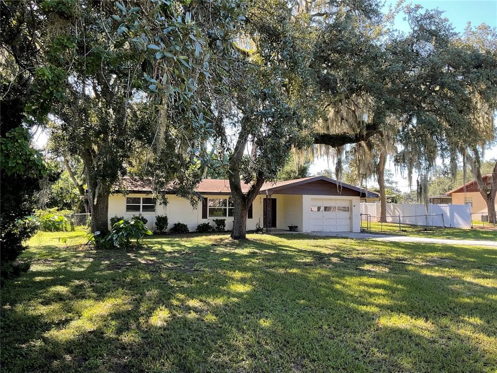 5032 FLAMINGO LANE DADE CITY, FL 33523