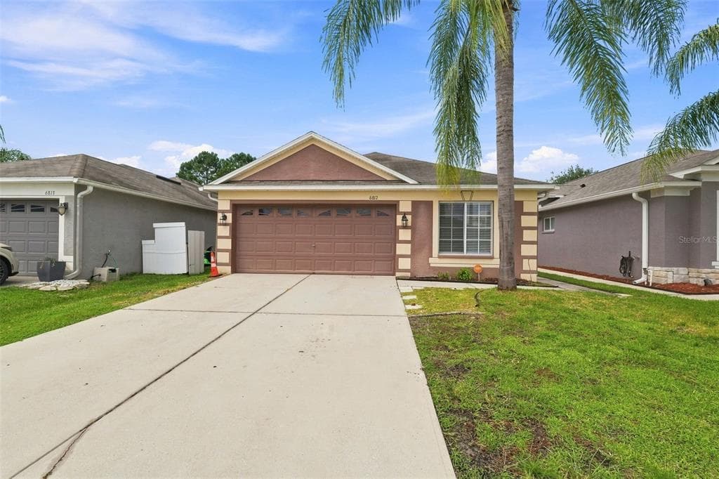 6817 ARAMON COURT WESLEY CHAPEL, FL 33545