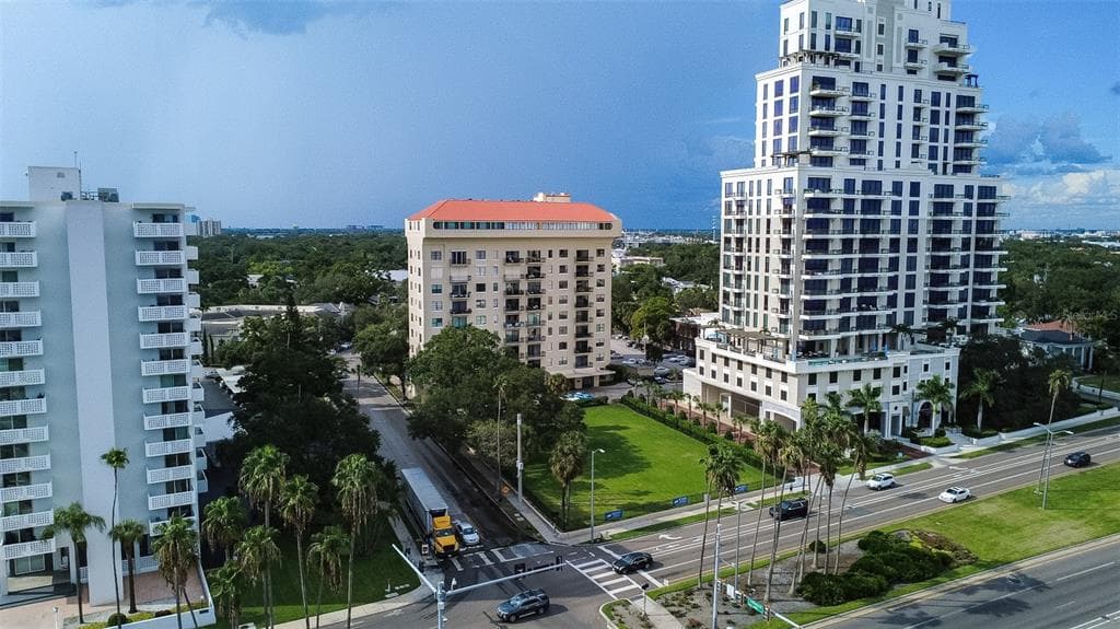 2109 BAYSHORE BOULEVARD UNIT 303 TAMPA, FL 33606