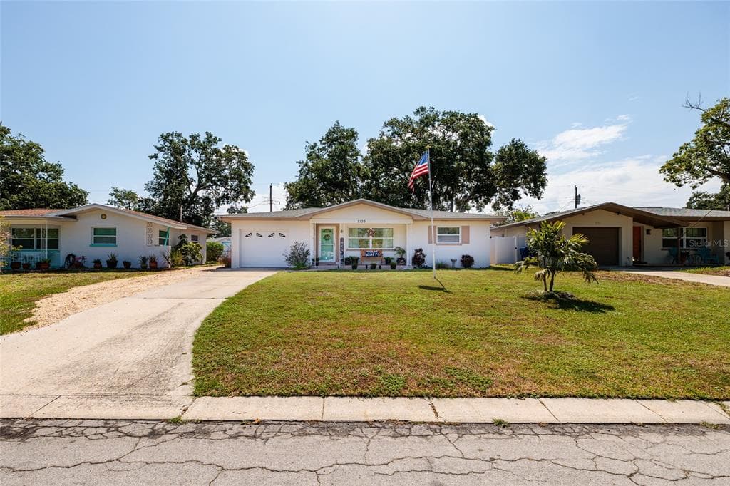 2135 POCAHONTAS DRIVE LARGO, FL 33774