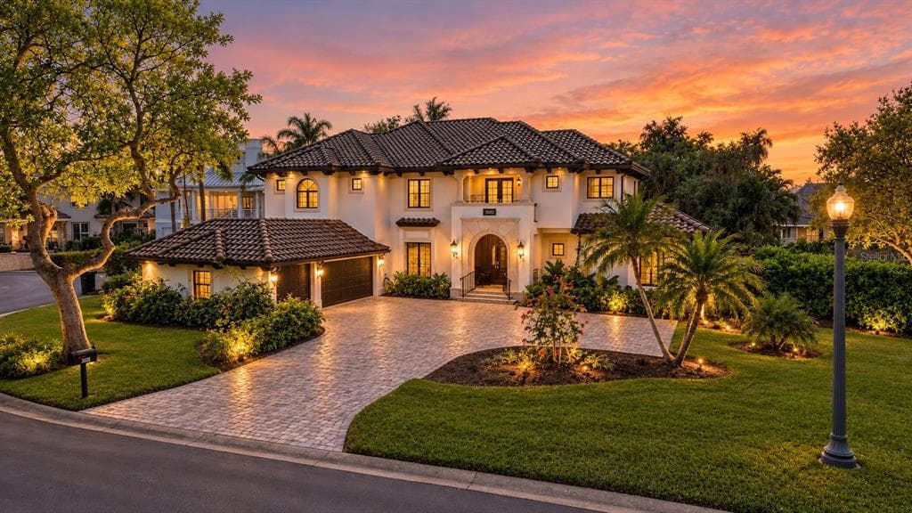 1100 TORTUGA CIRCLE NE ST PETERSBURG, FL 33702