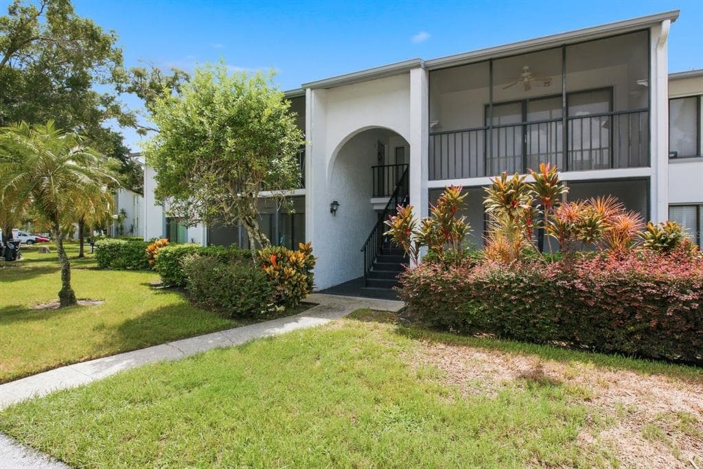 1345 PINE RIDGE CIRCLE E UNIT A2 TARPON SPRINGS, FL 34688