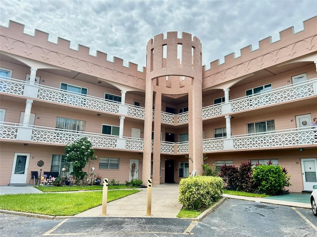 2457 ECUADORIAN WAY UNIT 41 CLEARWATER, FL 33763
