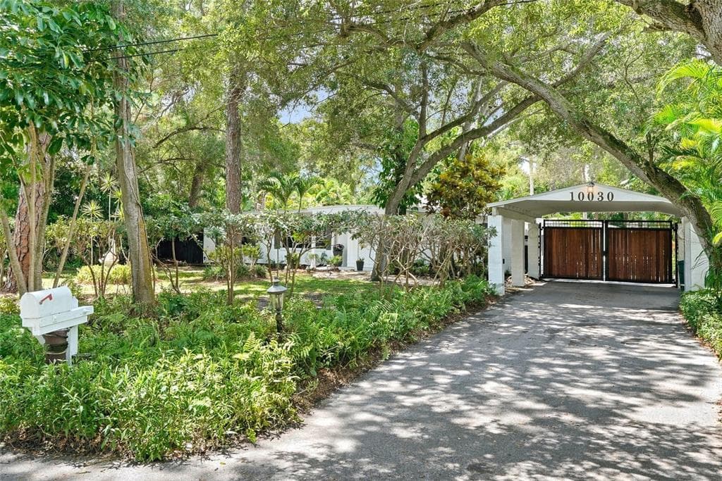 10030 59TH AVENUE N ST PETERSBURG, FL 33708