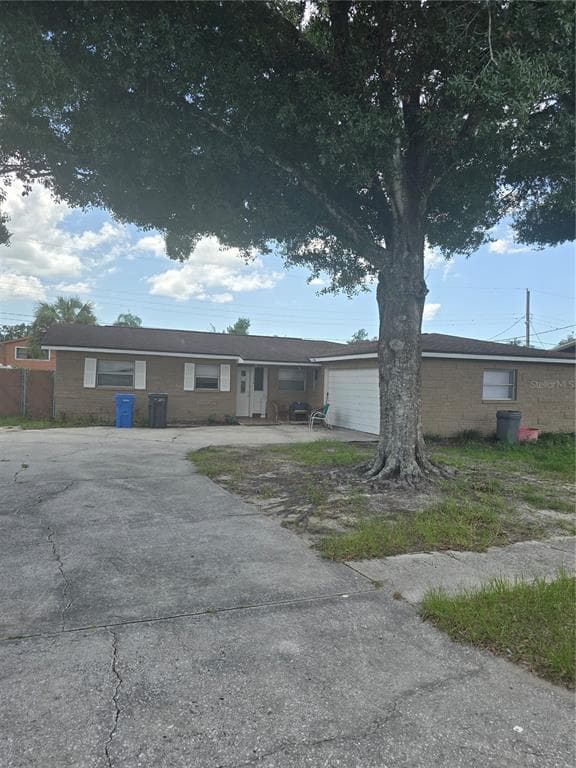 1218 LORIE CIRCLE BRANDON, FL 33510