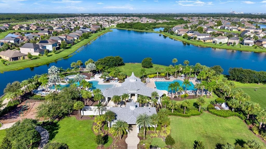 10207 COUNT FLEET DRIVE RUSKIN, FL 33573
