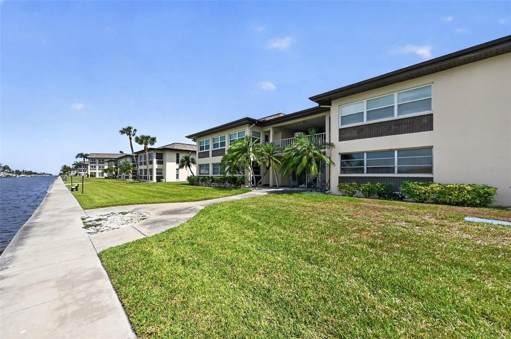 4758 JASPER DRIVE UNIT 104 NEW PORT RICHEY, FL 34652