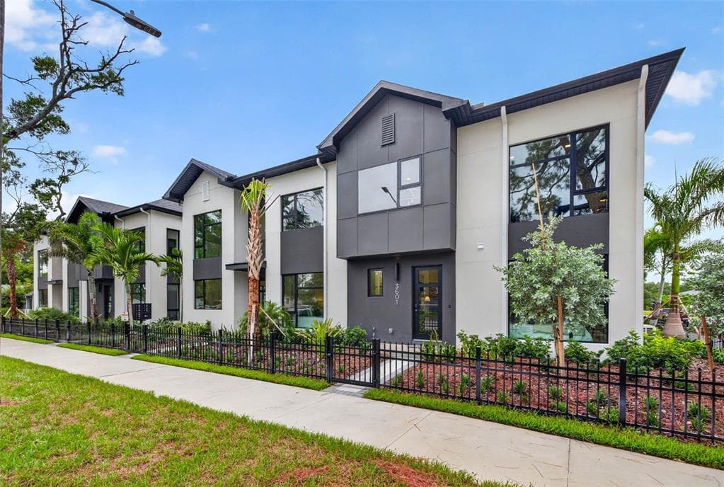 106 36TH STREET N UNIT 3D ST PETERSBURG, FL 33713