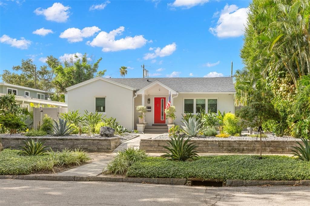 566 13TH AVENUE NE ST PETERSBURG, FL 33701
