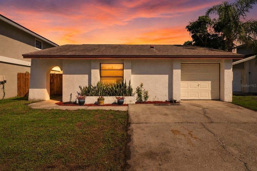 10311 CHADBOURNE DRIVE TAMPA, FL 33624
