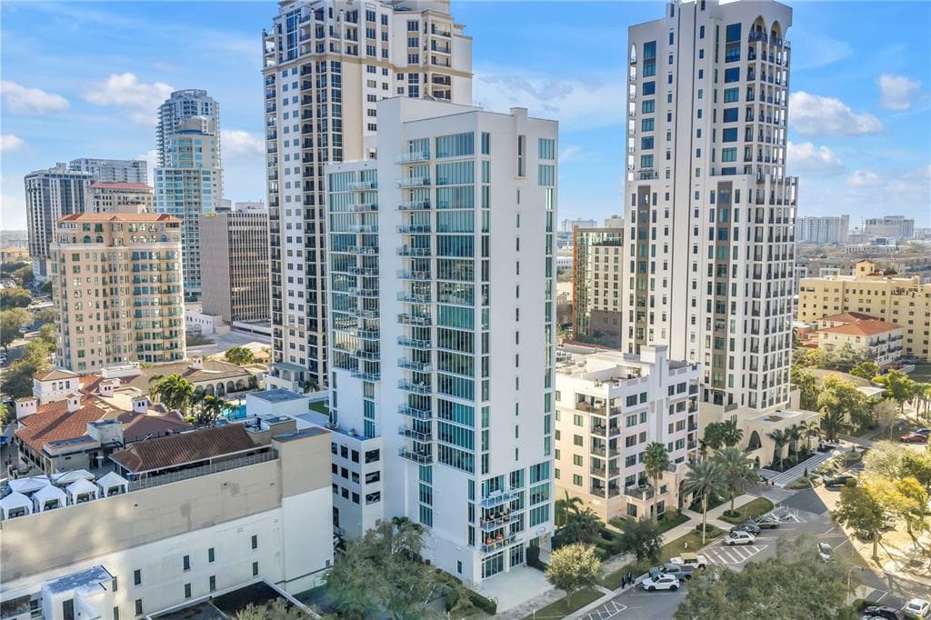 176 4TH AVENUE NE UNIT 1101 ST PETERSBURG, FL 33701
