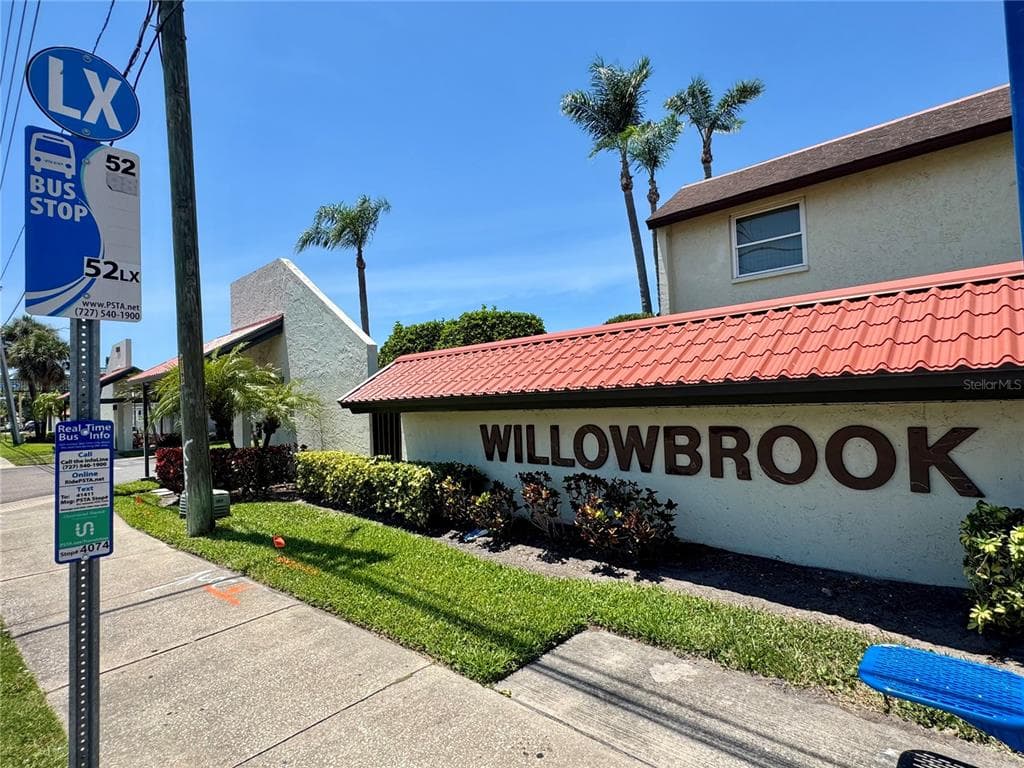 1100 E BAY DRIVE UNIT 3 LARGO, FL 33770